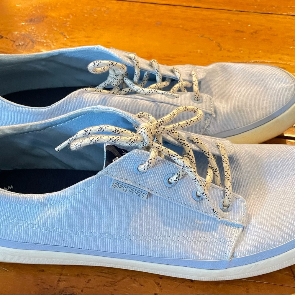 Sperry Canvas Sneaker M11